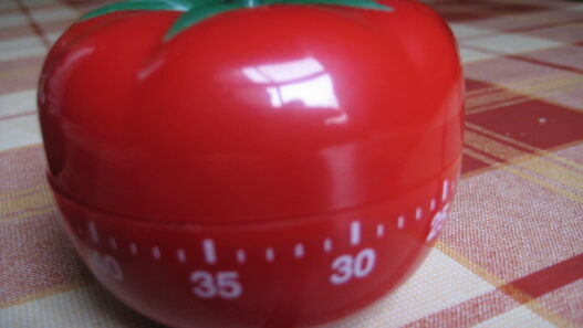 Classic red pomodoro kitchen timer